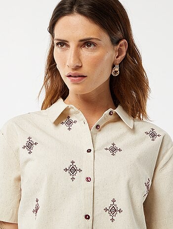 Chemise à manches courtes avec broderies