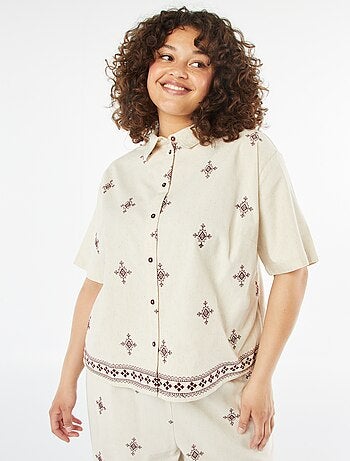 Chemise à manches courtes avec motifs brodés