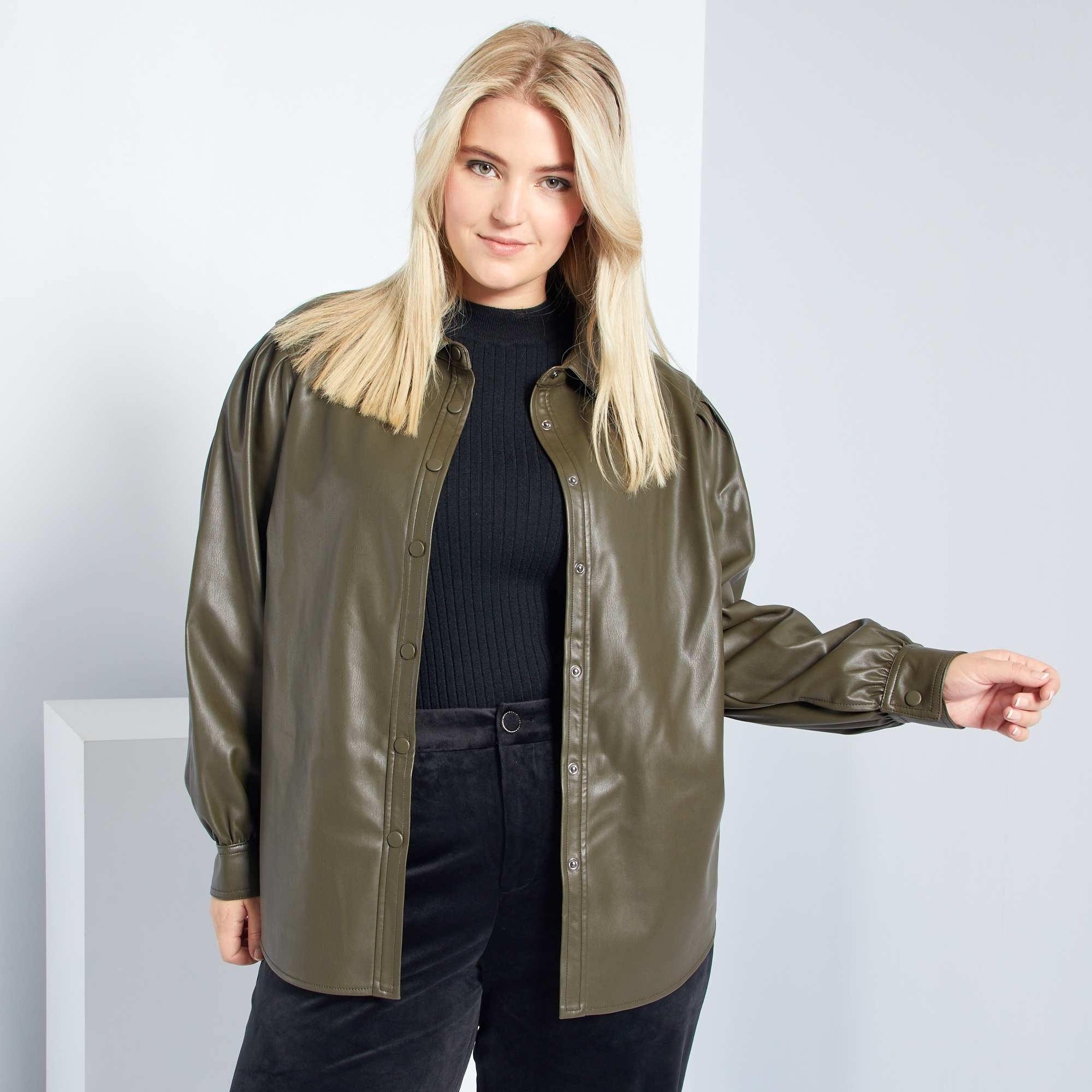 Chemise en simili Grande taille femme - kaki - Kiabi - 15,00€