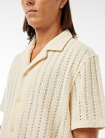 Chemise manches courtes en matière ajourée