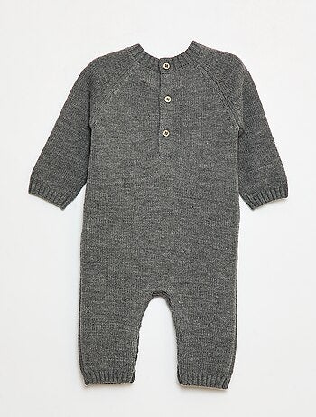 Combinaison longue en tricot boutonnée au dos