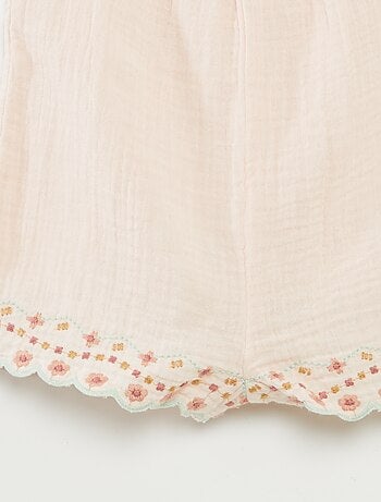 Combishort en gaze de coton avec broderies