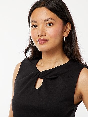 Débardeur avec fente twistée au col