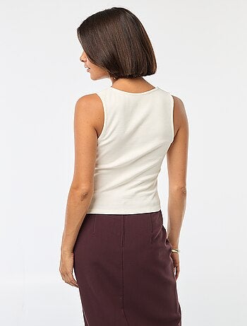 Débardeur côtelé avec détail bouton doré au col