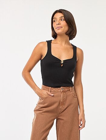 Débardeur côtelé avec détail bouton doré au col