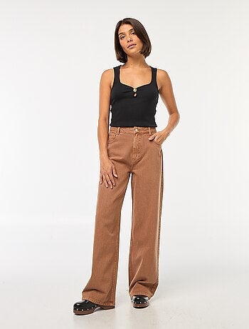 Débardeur côtelé avec détail bouton doré au col