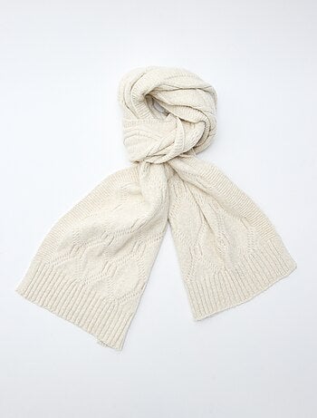 Echarpe en tricot en maille chaude torsadée