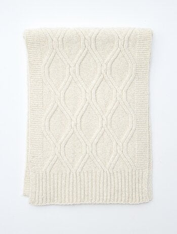 Echarpe en tricot en maille chaude torsadée