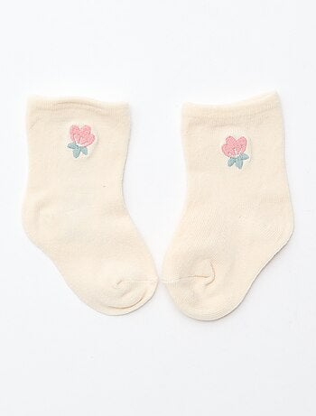 GIFTBOX brassière + pantalon + chaussettes + bonnet + bavoir