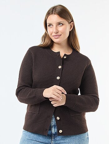 Gilet en maille gaufrée avec boutons dorés