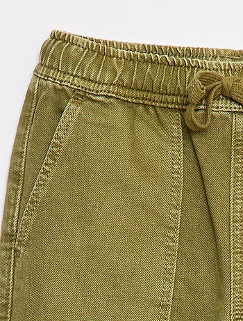 Jean à taille élastiquée