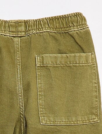 Jean à taille élastiquée