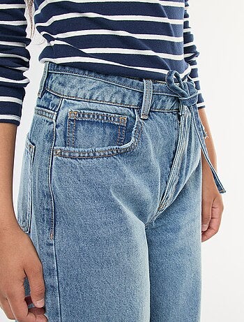 Jean coupe wide leg avec ceinture fine en jean