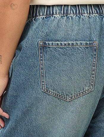 Jean mom à la taille élastiquée