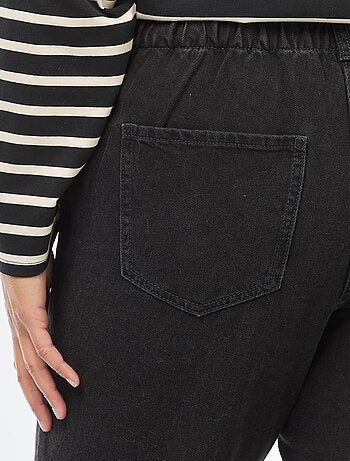 Jean mom à la taille élastiquée