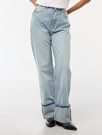 Jean regular / taille haute avec large revers à la base