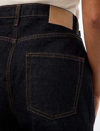 Jean regular / taille haute avec large revers à la base
