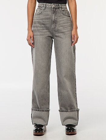 Jean regular / taille haute avec large revers à la base