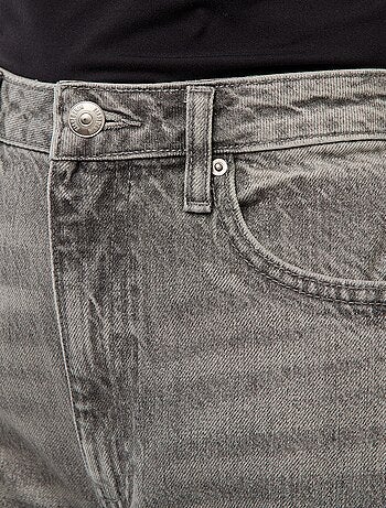 Jean regular / taille haute avec large revers à la base