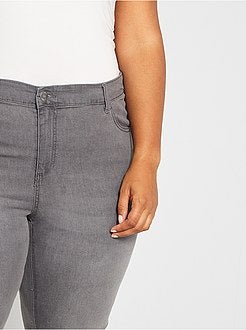 Jean slim 5 poches effet push-up L32 - Kiabi