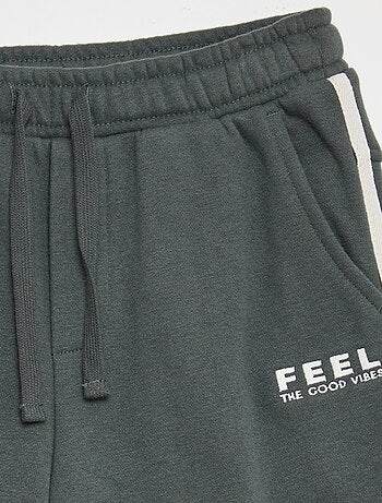 Jogging large avec bandes contrastantes