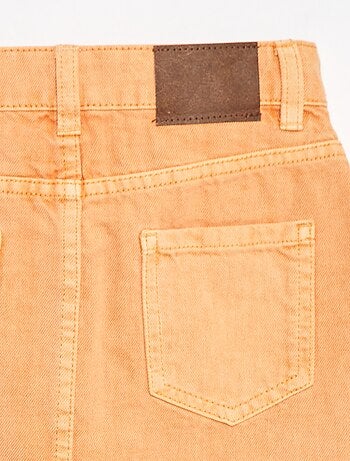 Jupe courte en denim unie coupe à cru