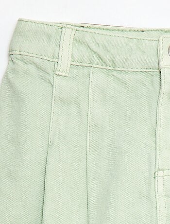 Jupe short en denim plissé