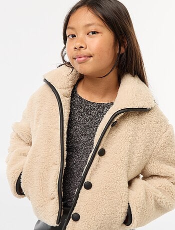 Manteau fausse fourrure avec ouverture pressionnée