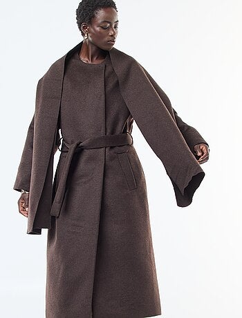 Manteau long façon lainage col rond avec écharpe cousue