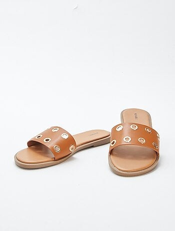 Mules plates avec brides à œillets