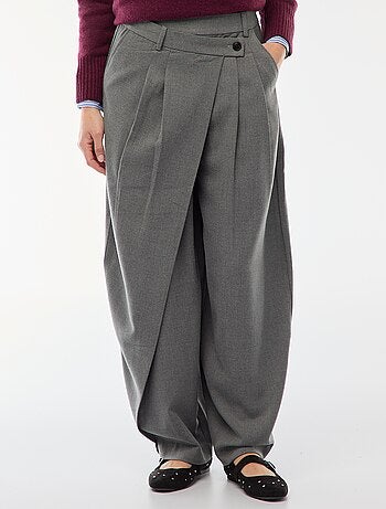 Pantalon à pinces asymétrique