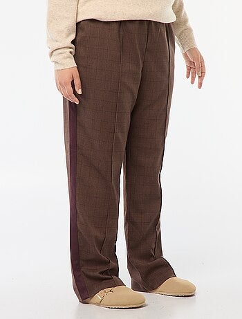 Pantalon droit à carreaux avec bande sur les côtés