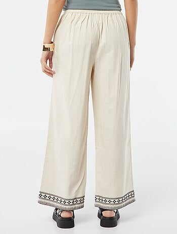 Pantalon large 3/4 avec broderies