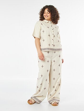 Pantalon large 3/4 brodé