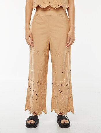 Pantalon large en broderie anglaise