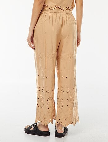 Pantalon large en broderie anglaise