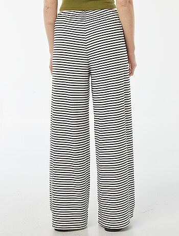 Pantalon large en maille rayée