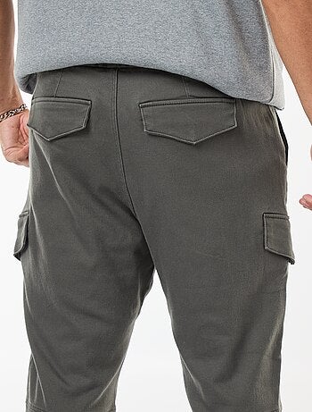 Pantalon multipoches uni avec ceinture élastiquée
