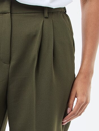 Pantalon uni coupe carotte