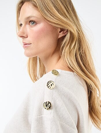Pull avec boutons fantaisies dorés à l'épaule