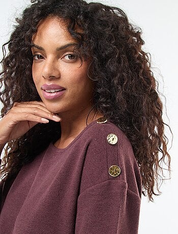 Pull avec boutons fantaisies dorés à l'épaule