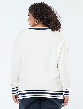 Pull col V en maille épaisse avec liserés