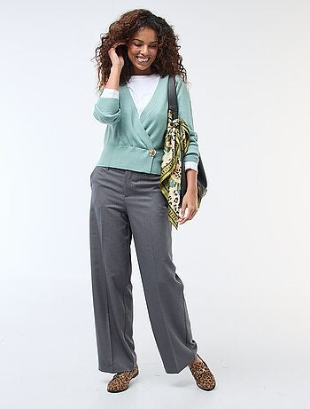 Pull effet gilet cache-coeur avec bouton doré