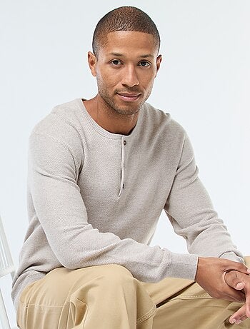 Pull en maille fantaisie à col rond boutonné