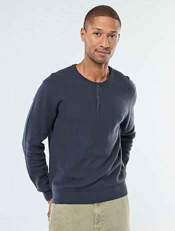 Pull en maille fantaisie à col rond boutonné