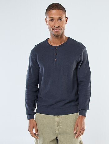 Pull en maille fantaisie à col rond boutonné