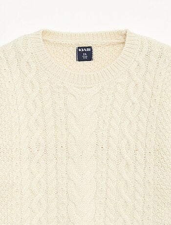 Pull en tricot torsadé