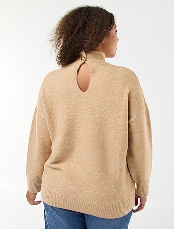 Pull montant avec fente bijou au dos