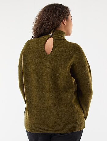 Pull montant avec fente bijou au dos