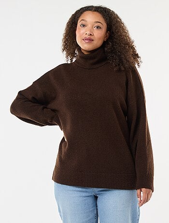 Pull montant avec fente bijou au dos